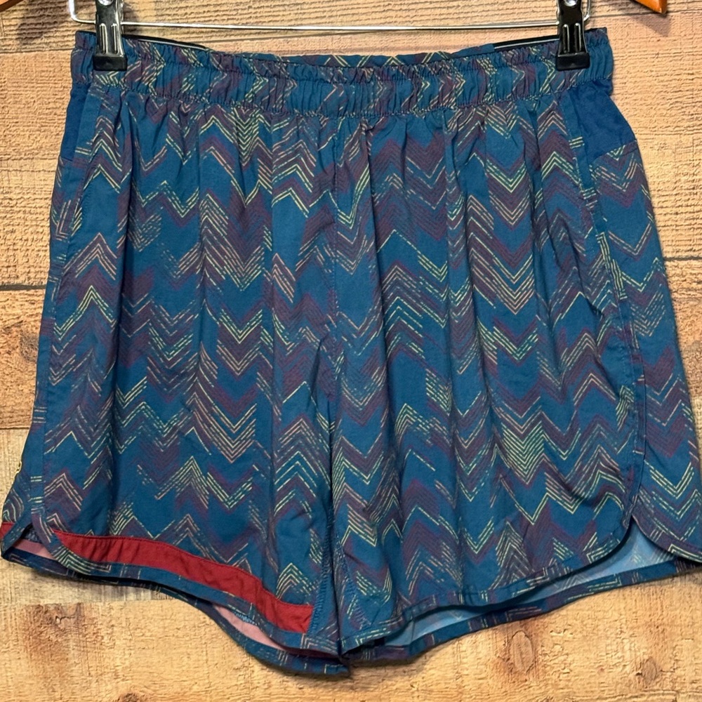 Men's Athletic Shorts - Blue Chevron Pattern